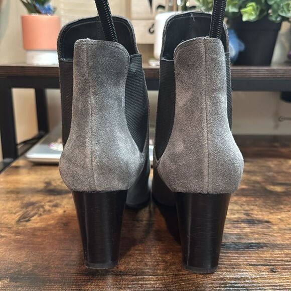 Kendall & Kylie Gray suede heeled booties size 7 - Picture 2 of 11
